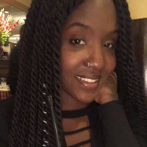 Meet your Posher, Desiree